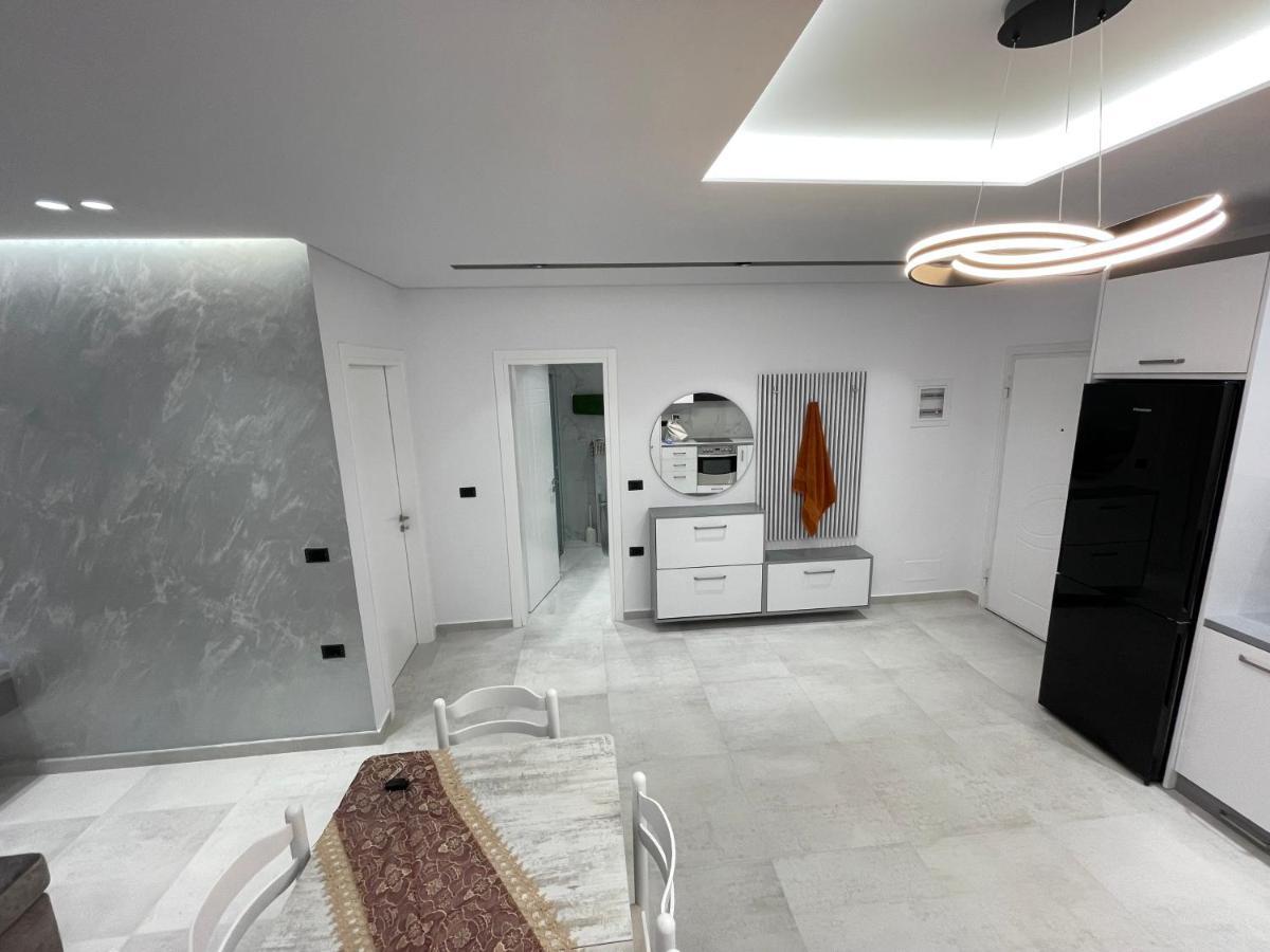 Alpha Lux Apartment Саранда Екстер'єр фото