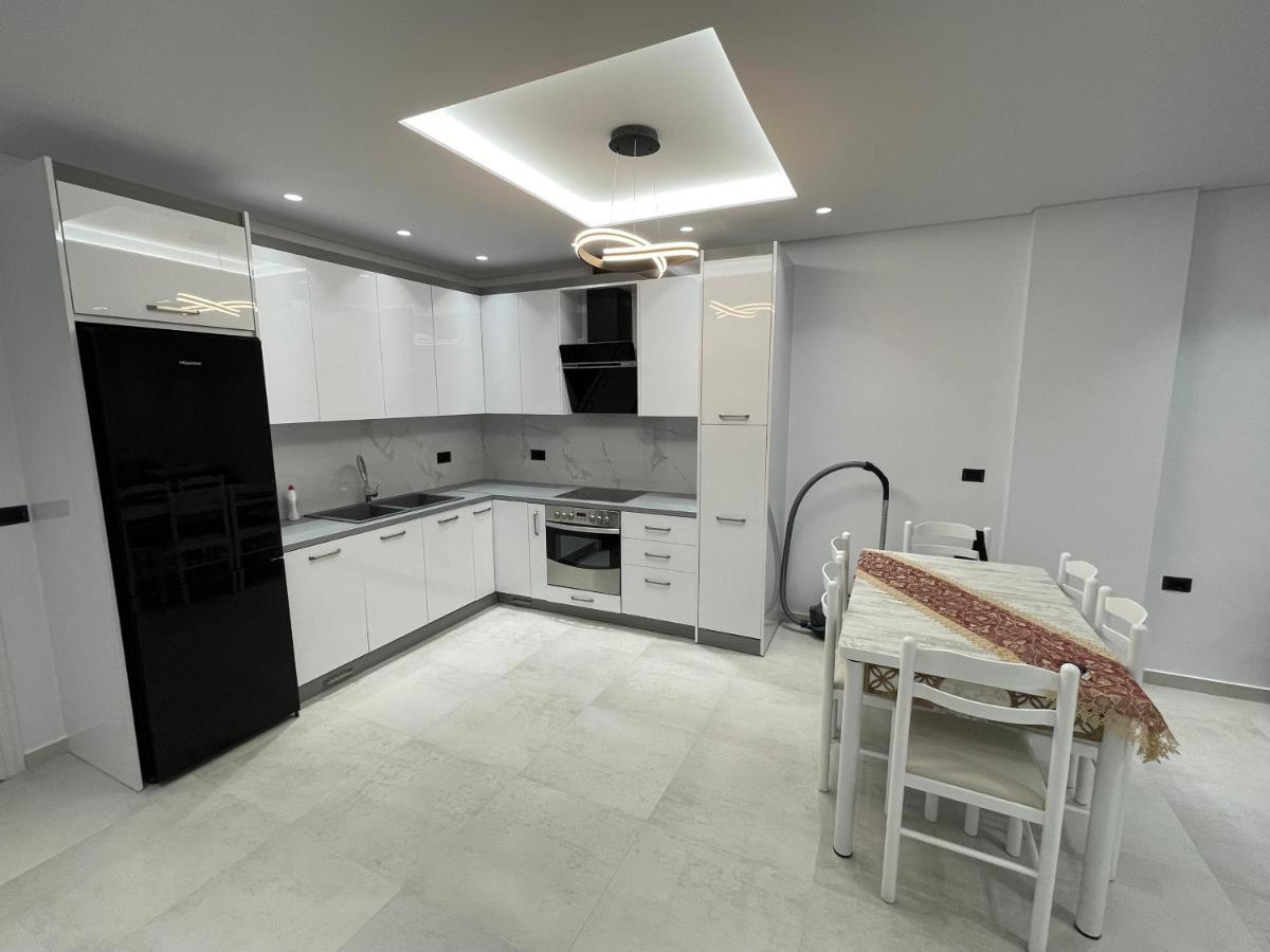 Alpha Lux Apartment Саранда Екстер'єр фото